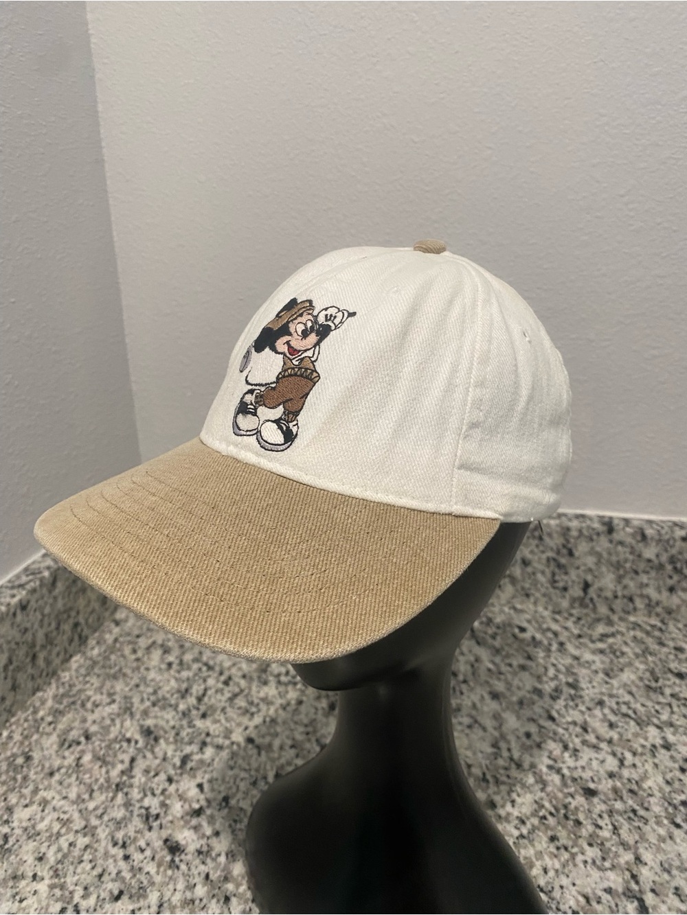 VINTAGE- DISNEY Golf Hat /vintage 1990s Mickey Mouse golf strapback hat
